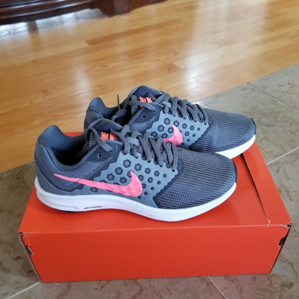 Nike shoe for women